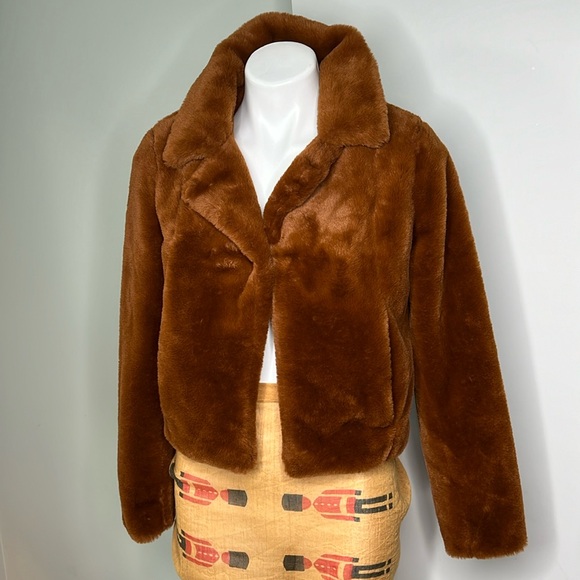 Blank NYC Cropped Faux Fur Jacket Sateen Lined. Size small - Picture 1 of 9